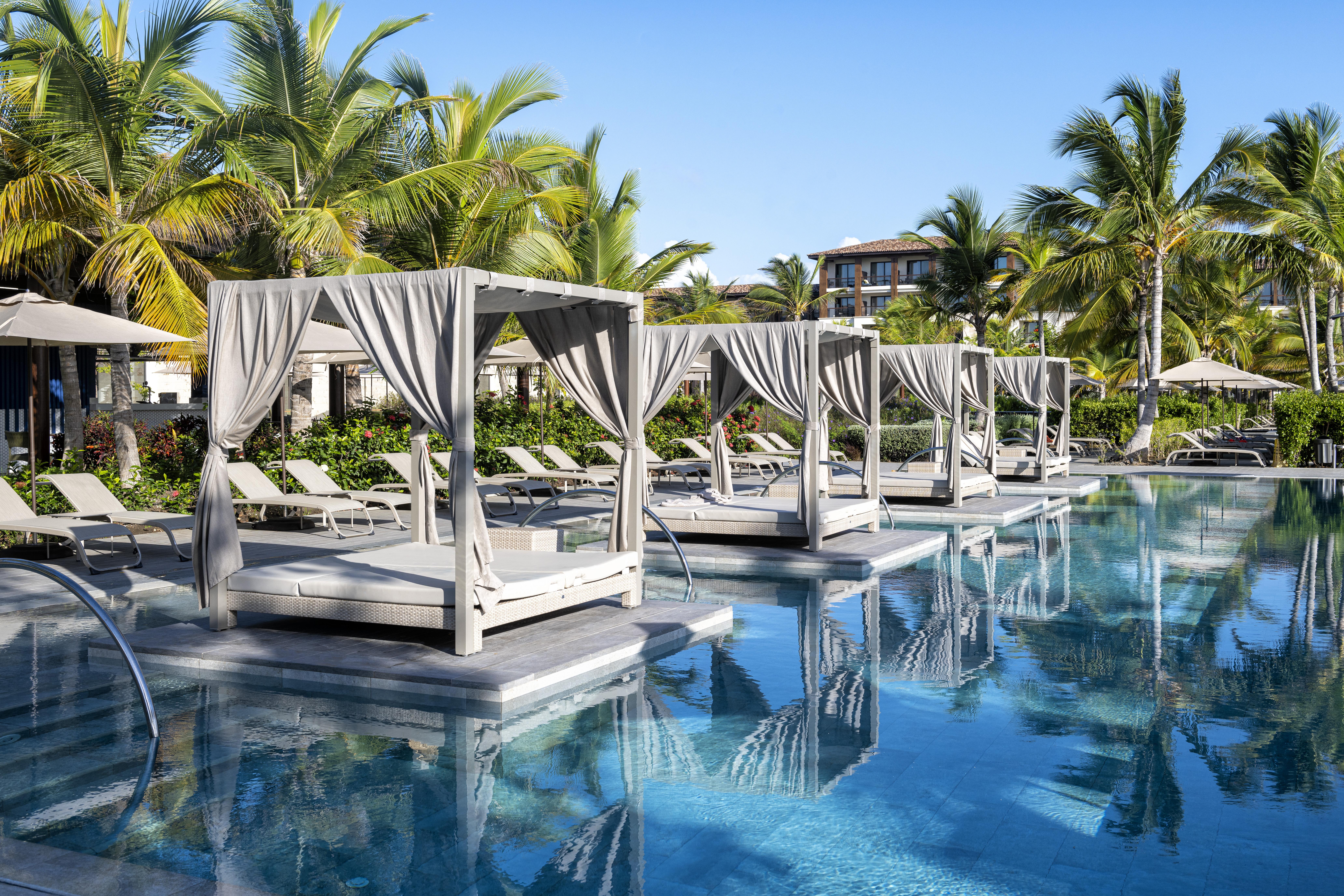 Lopesan Costa Bavaro Resort, Spa & Casino Punta Cana Exterior foto The pool at the Four Seasons Resort Punta Cana