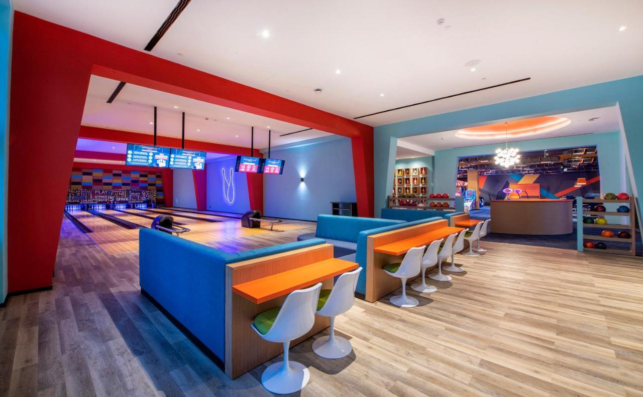 Lopesan Costa Bavaro Resort, Spa & Casino Punta Cana Exterior foto The bowling alley at the 2016 Main Event