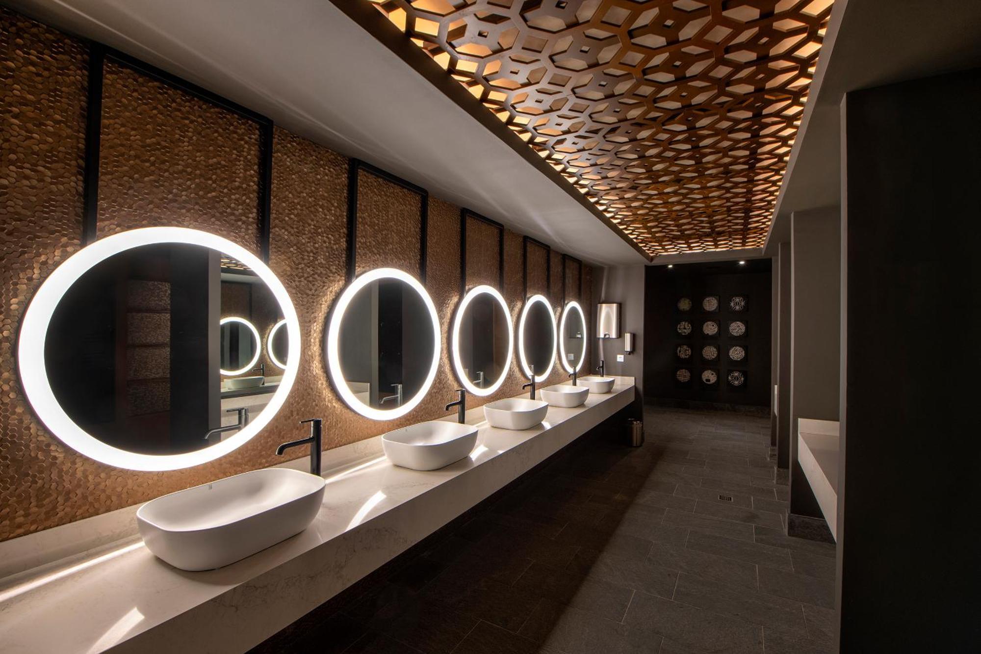 Lopesan Costa Bavaro Resort, Spa & Casino Punta Cana Exterior foto The interior of the public washroom at the National Museum of the Marine Corps
